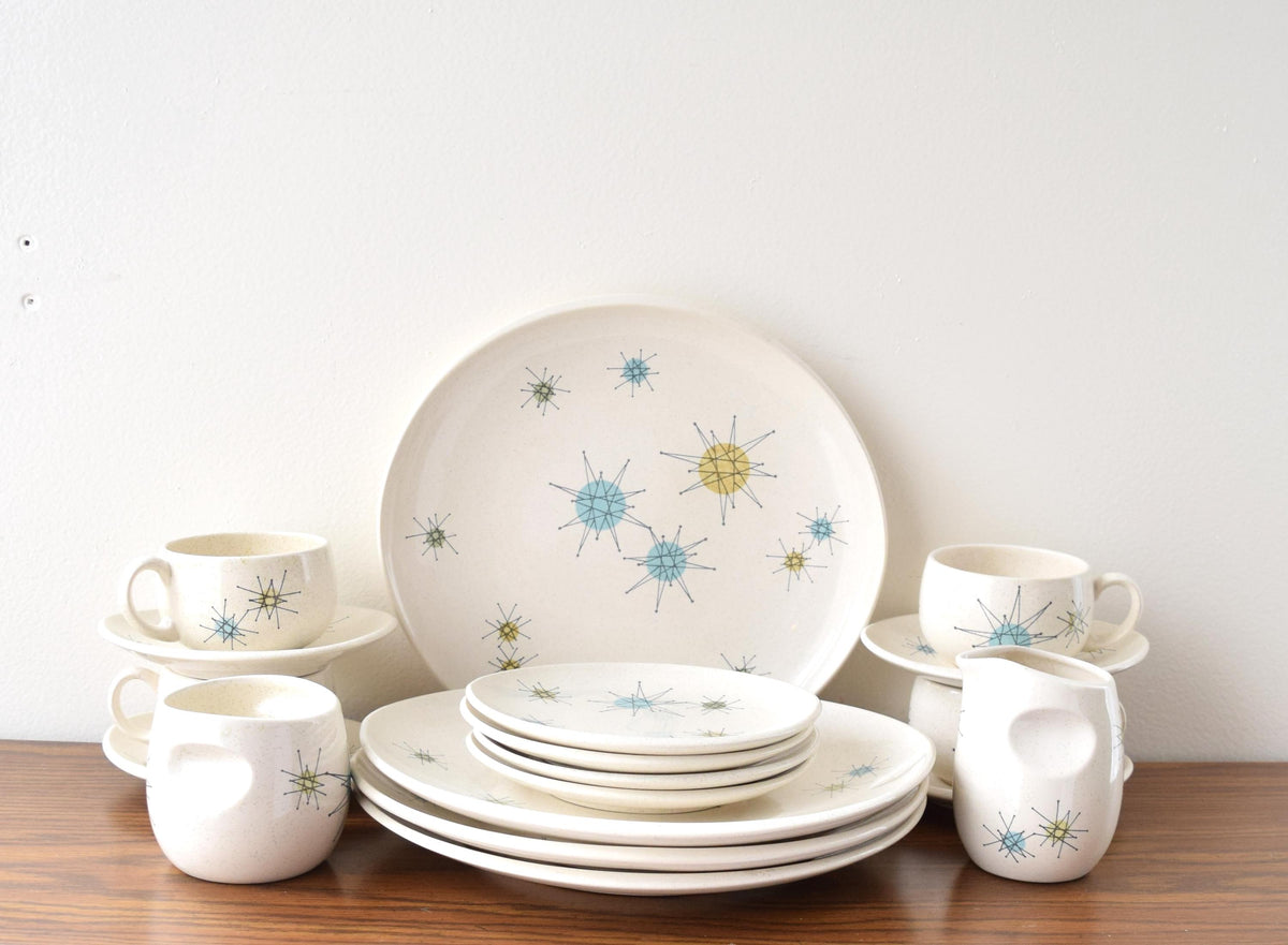 Set of 18 Pieces Franciscan Starburst Dinnerware Vintage Service for 4 Place Settings